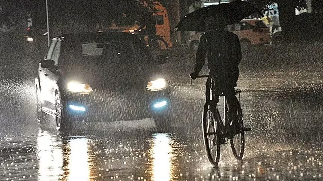 ঢাকায় রাতে পর্যন্ত বজ্রসহ বৃষ্টির সম্ভাবনা